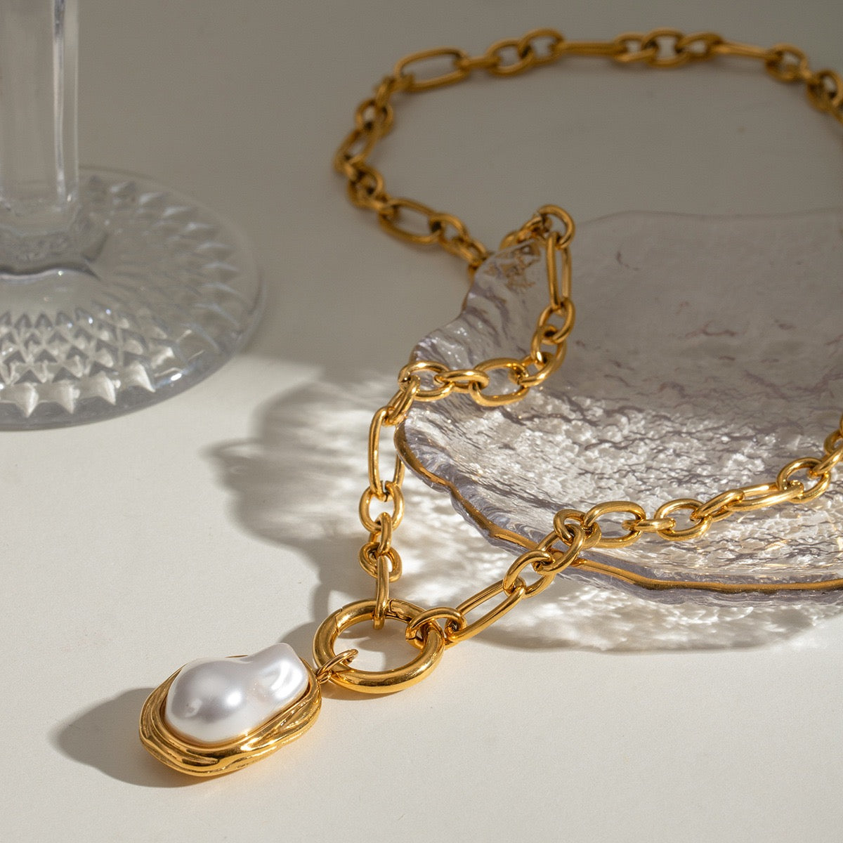 Baroque pearly set