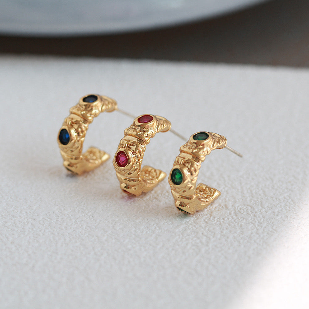 Danielle Classic lava studs