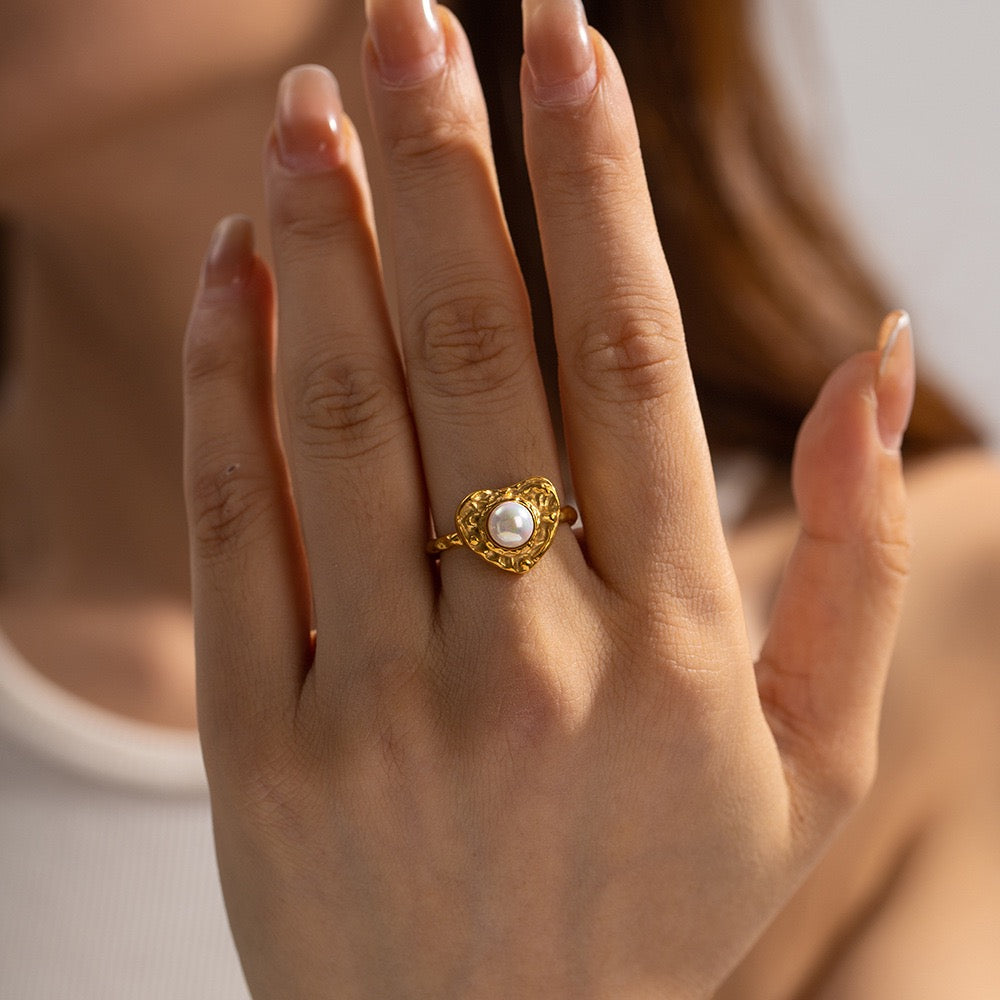 Thea Lava heart rings