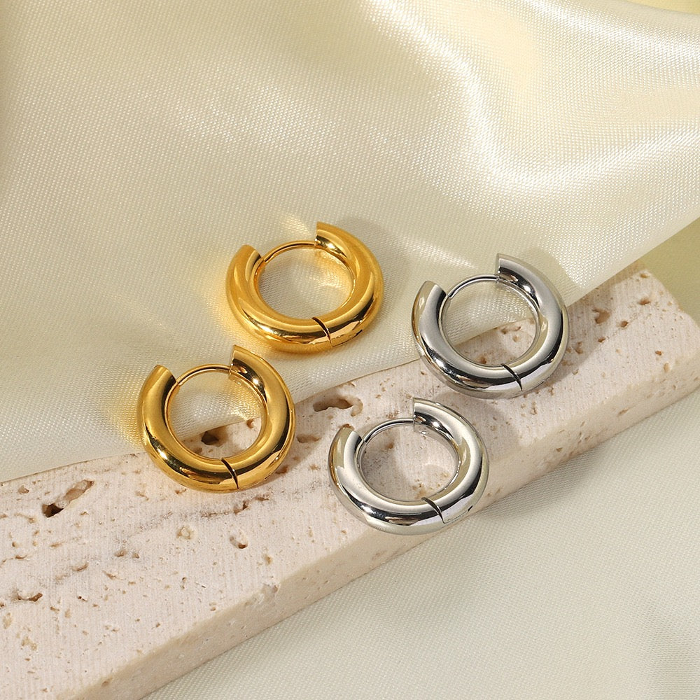 Natalya Classic hoops