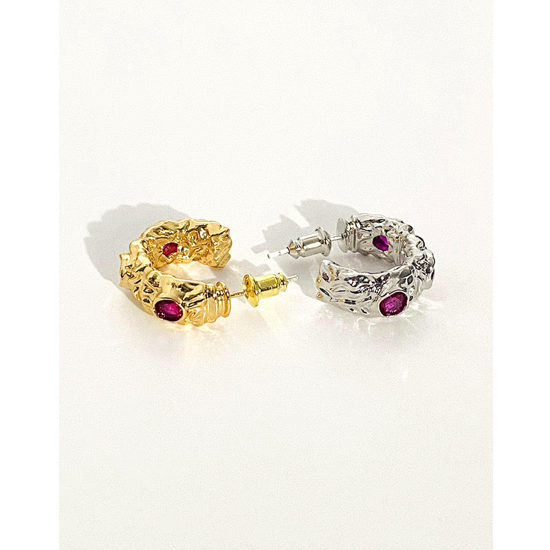 Danielle Classic lava studs