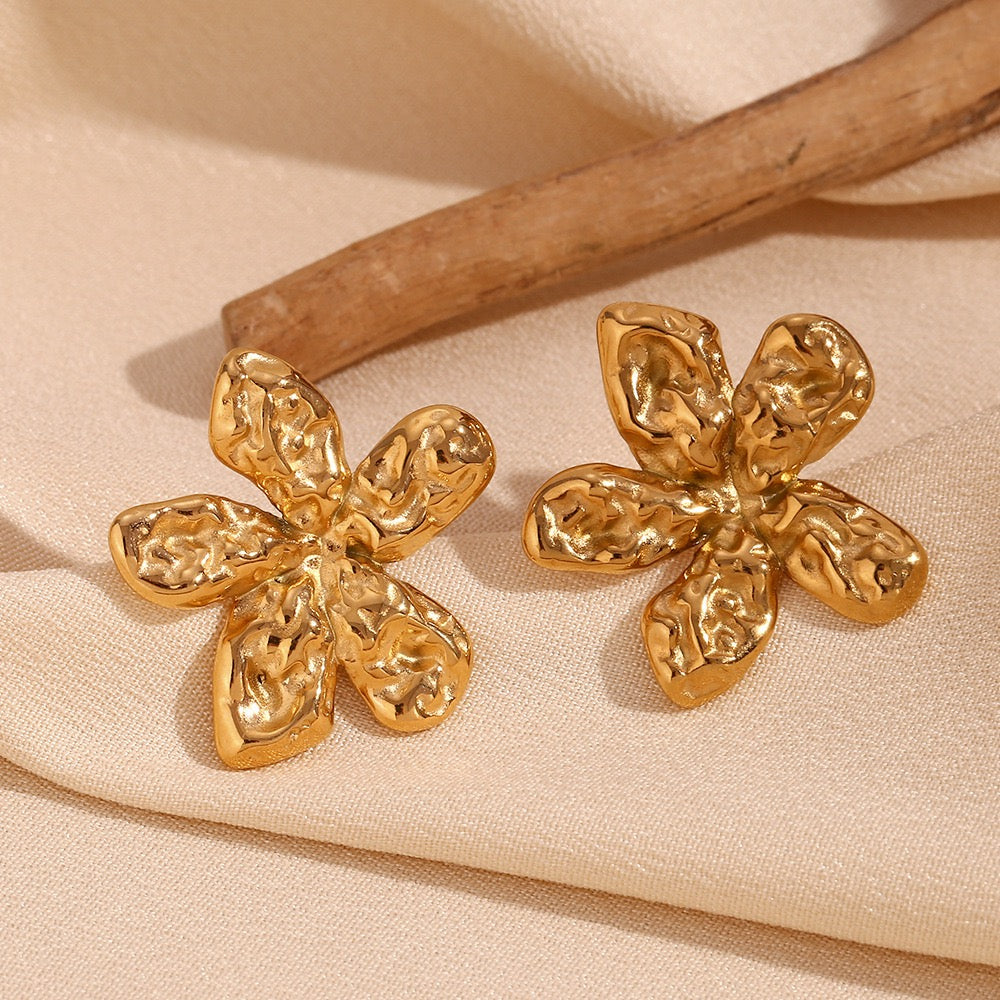 Bondi Gary flower petal earrings