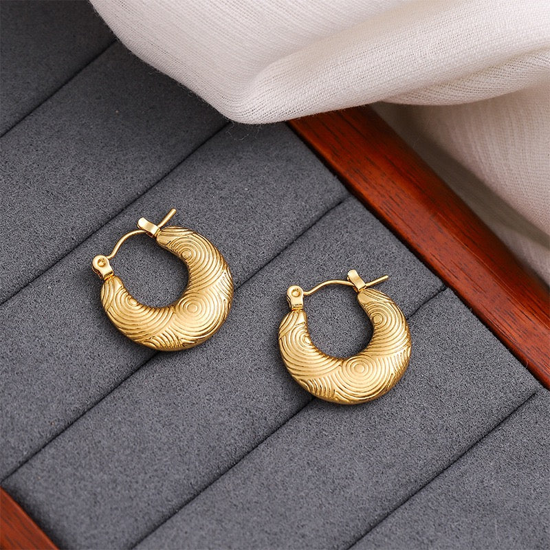 Pattern round hoops earrings