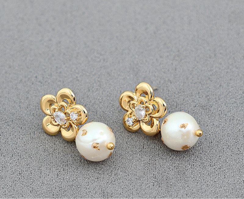 Flower freshwater pearls earrings