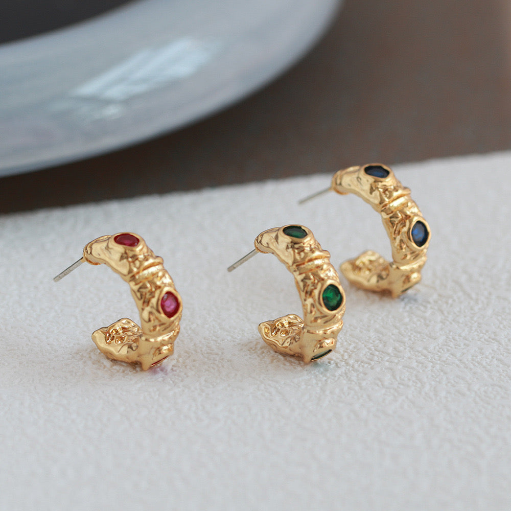 Danielle Classic lava studs