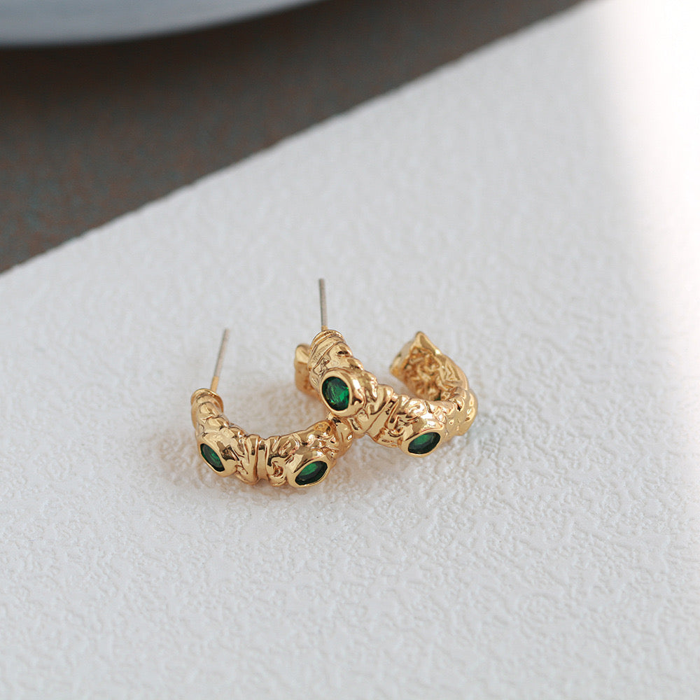 Danielle Classic lava studs