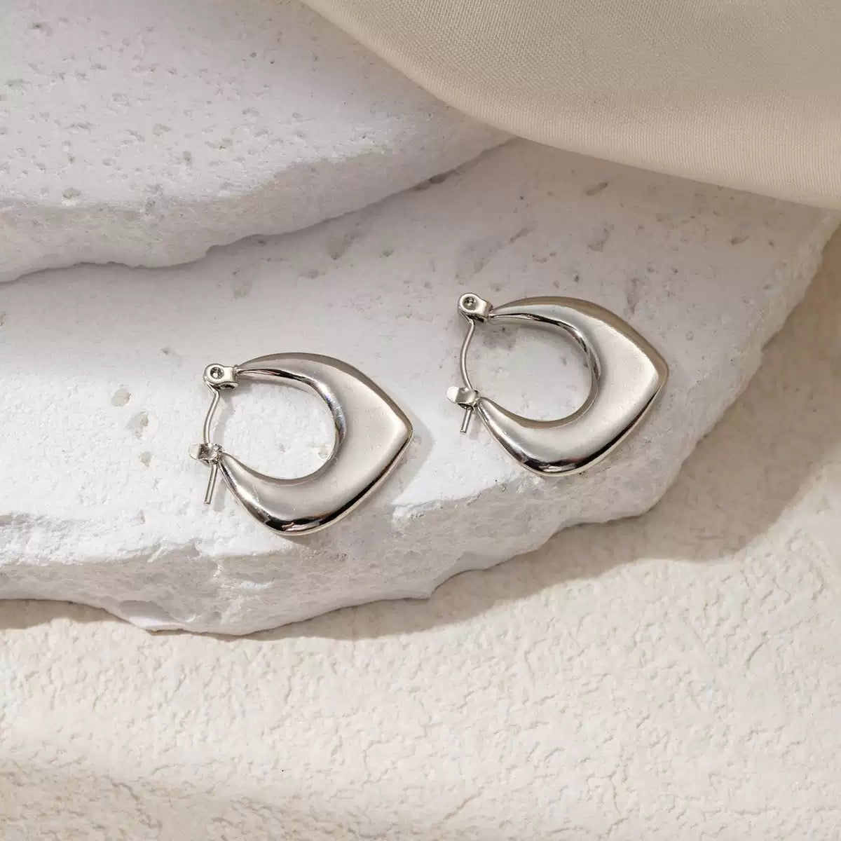 Stainless steel classic hoops