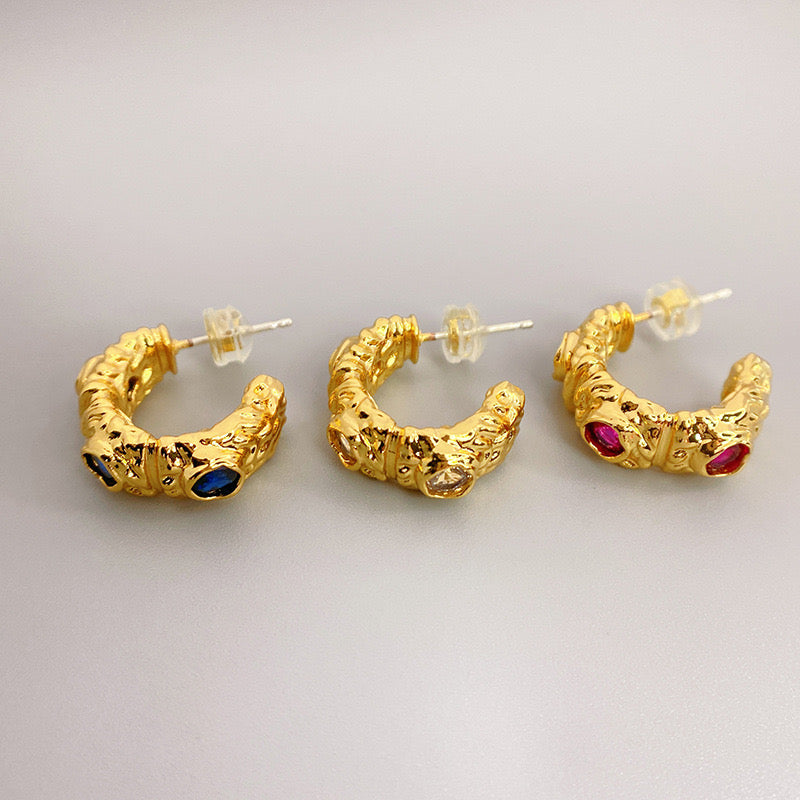 Danielle Classic lava studs