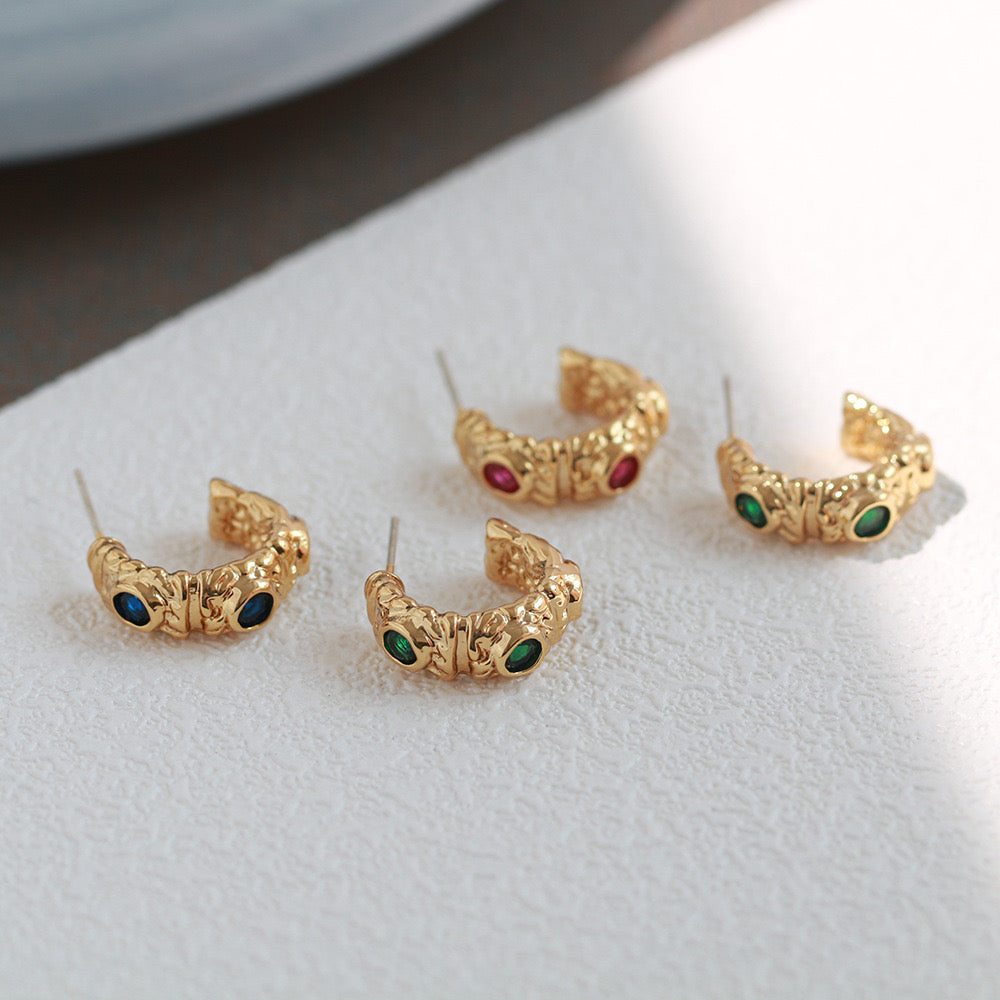Danielle Classic lava studs