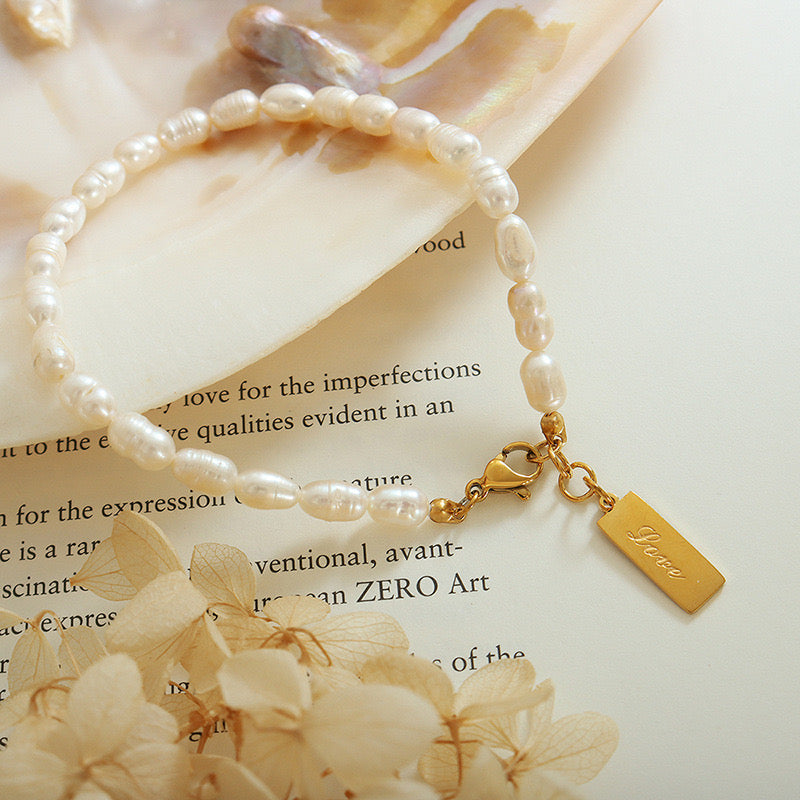 Karina Love freshwater pearls bracelet