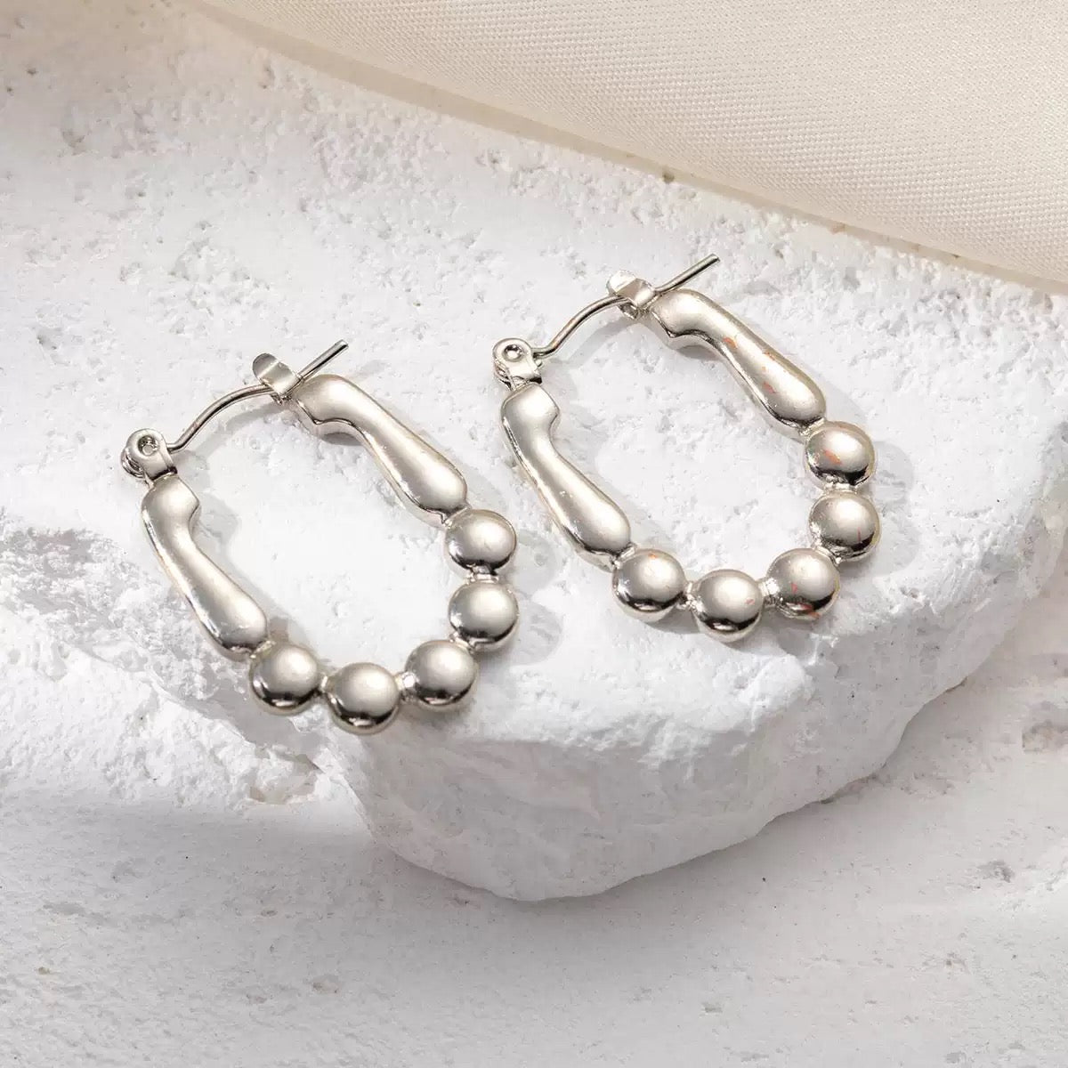 Stainless steel classic hoops
