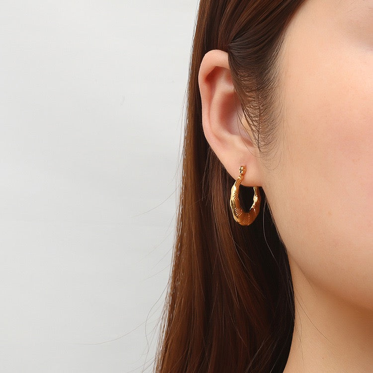 Pattern round hoops earrings