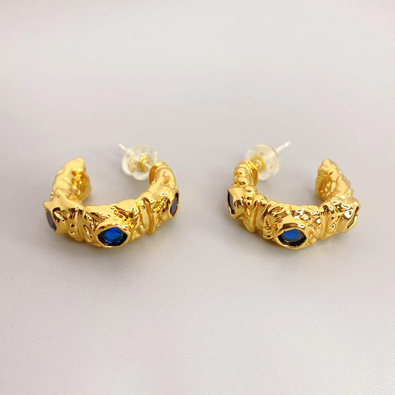 Danielle Classic lava studs