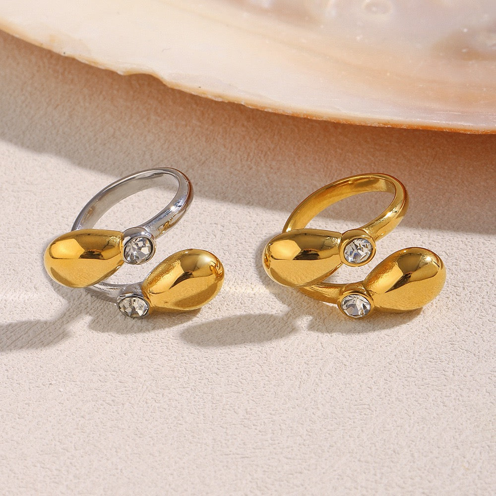 Hug gloves ring