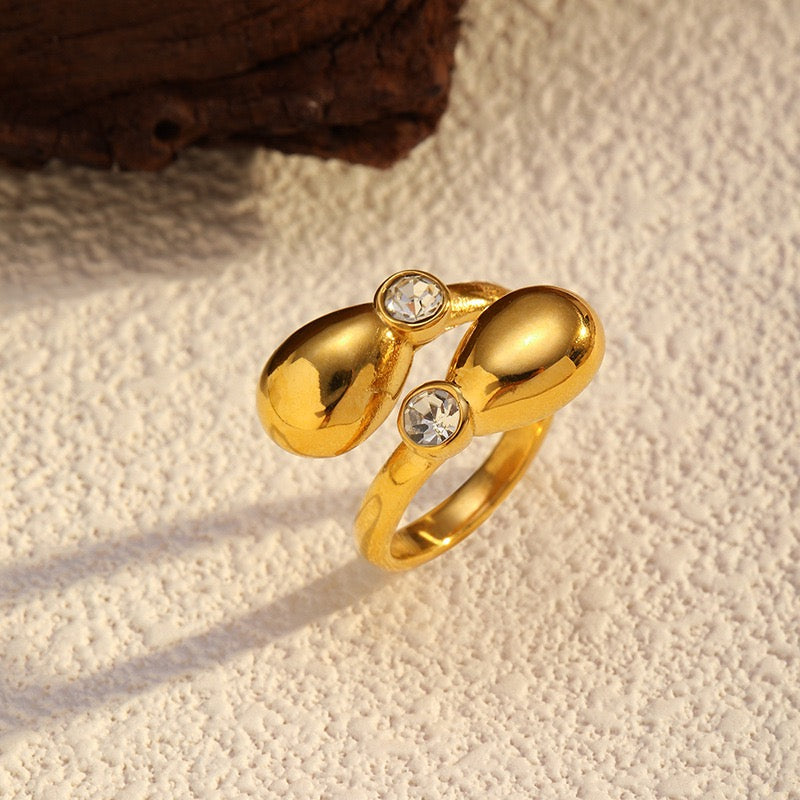 Hug gloves ring