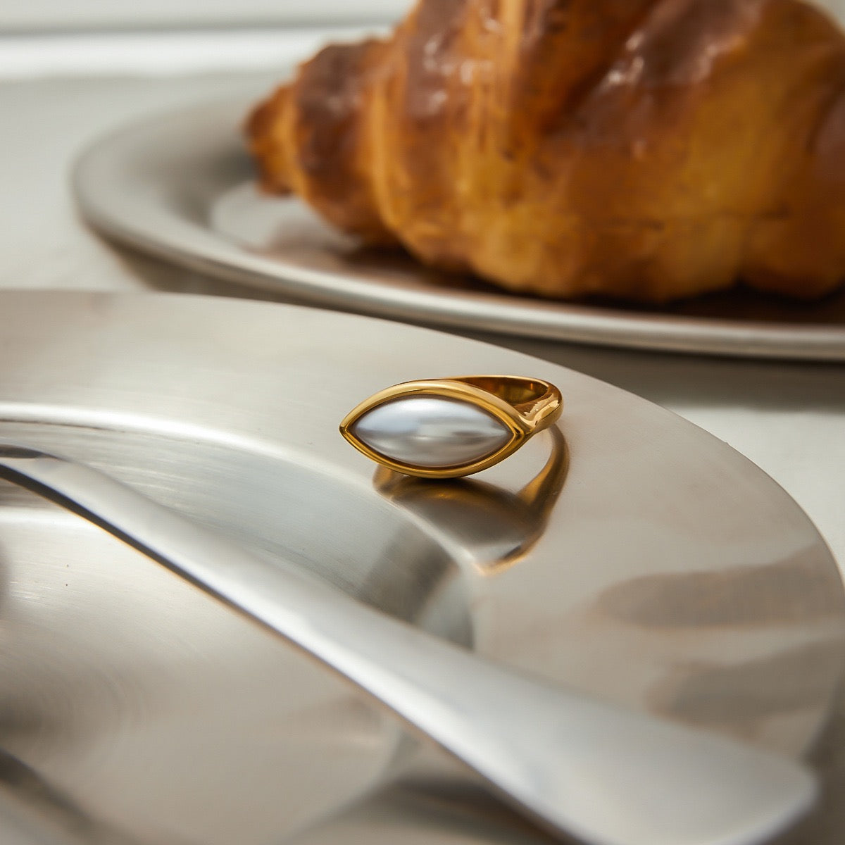 Smile White ring