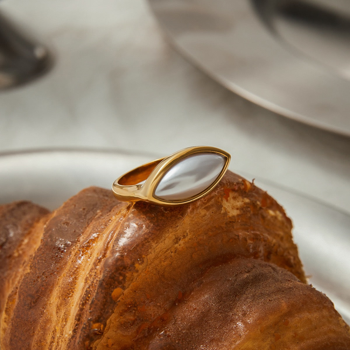 Smile White ring