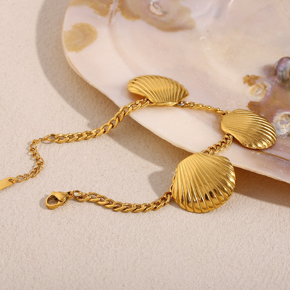 Big three shell bracelet