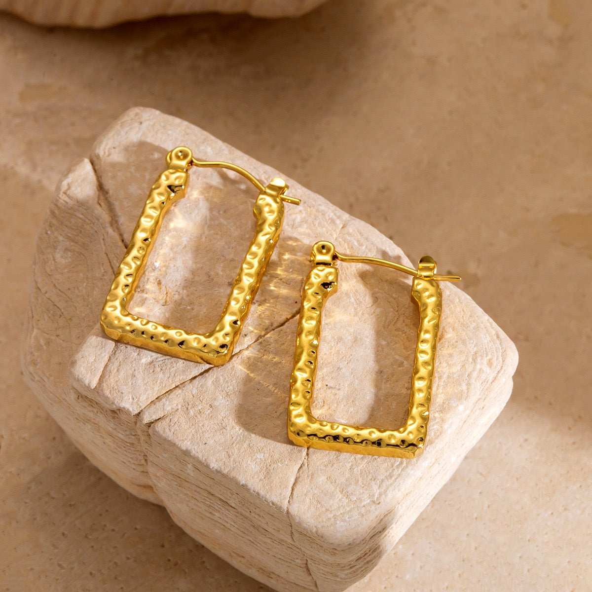 Lava square hoops