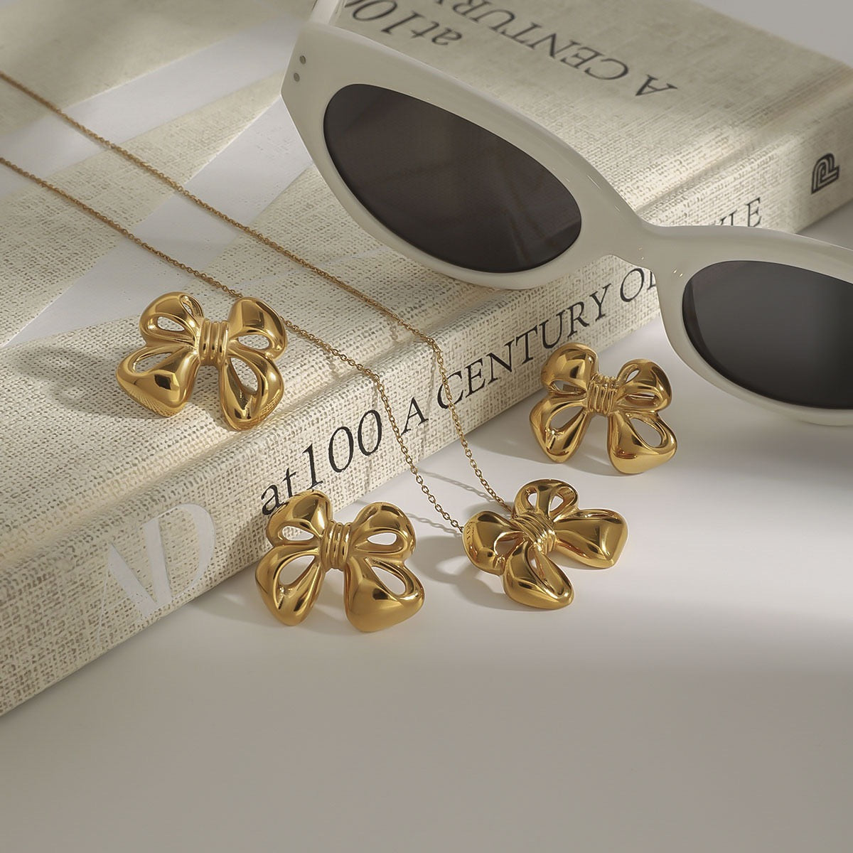 Linsa bow earrings