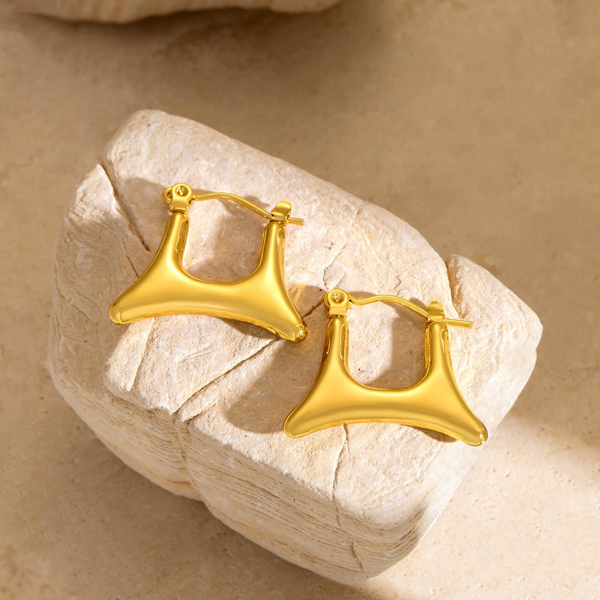 Dainty square hoops