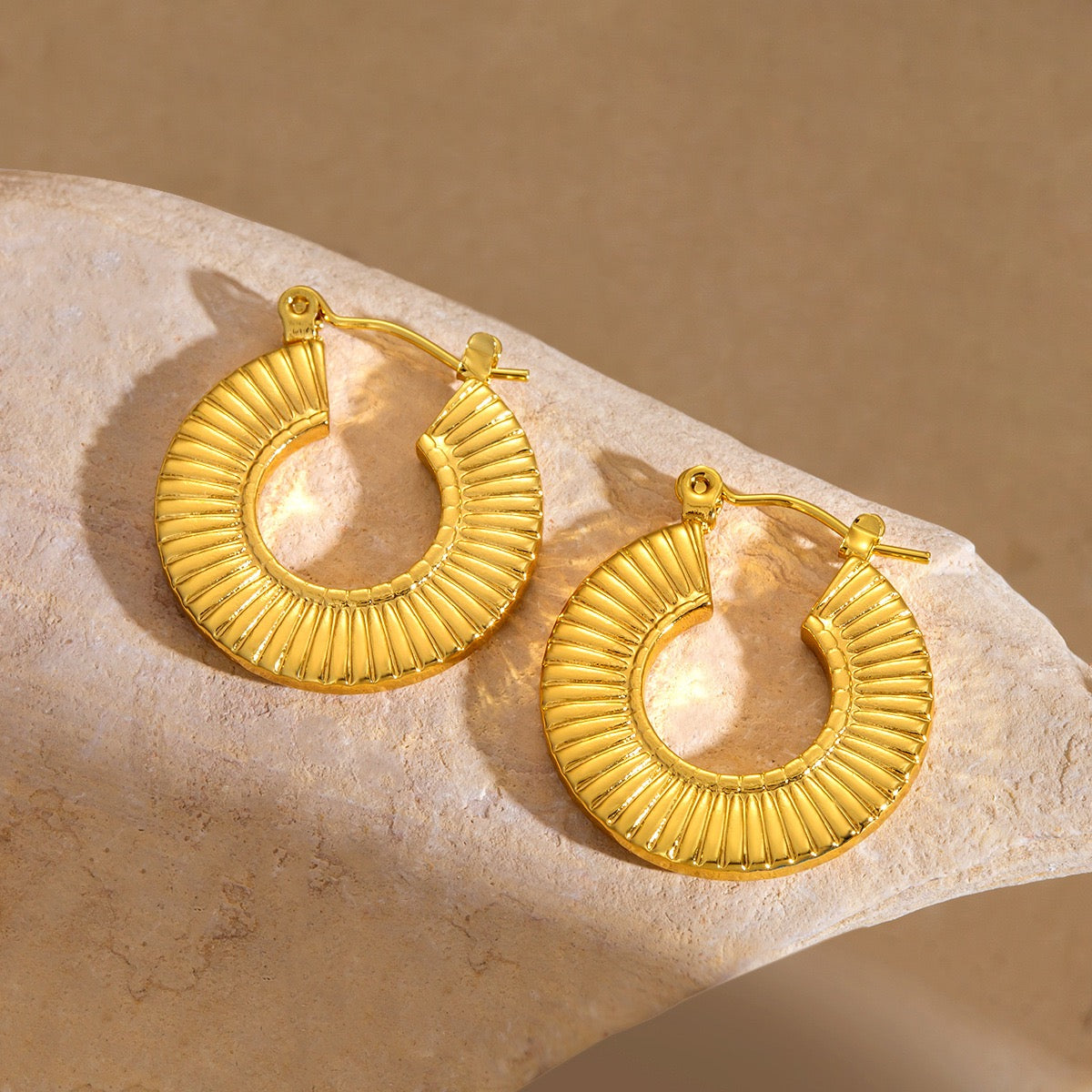 Round wave hoops