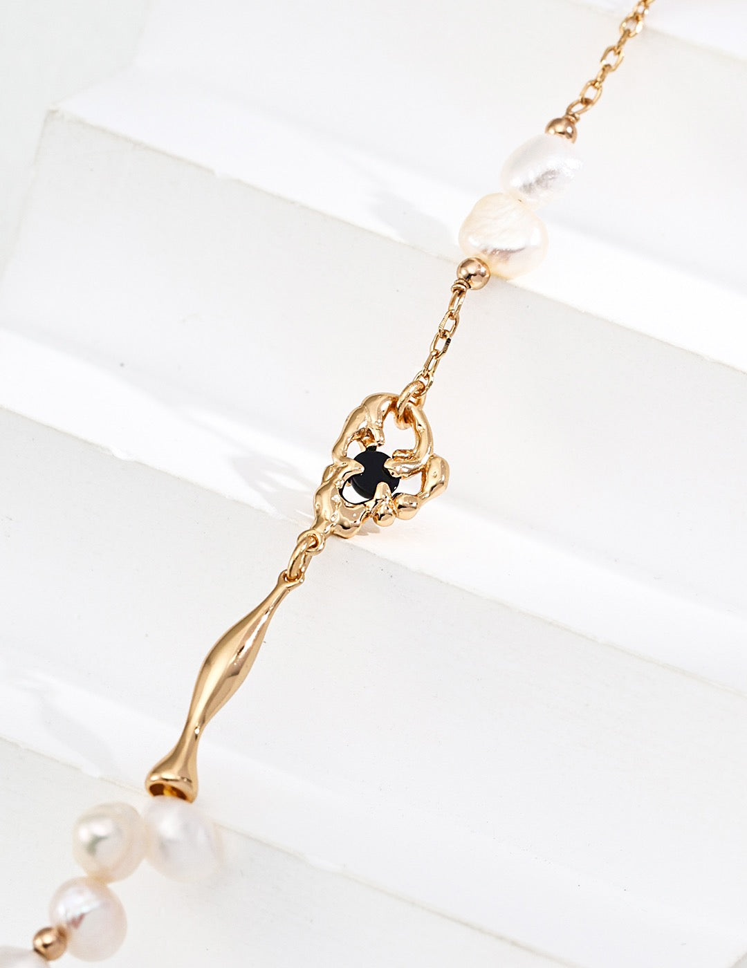 Ivory Black agate pearl necklace