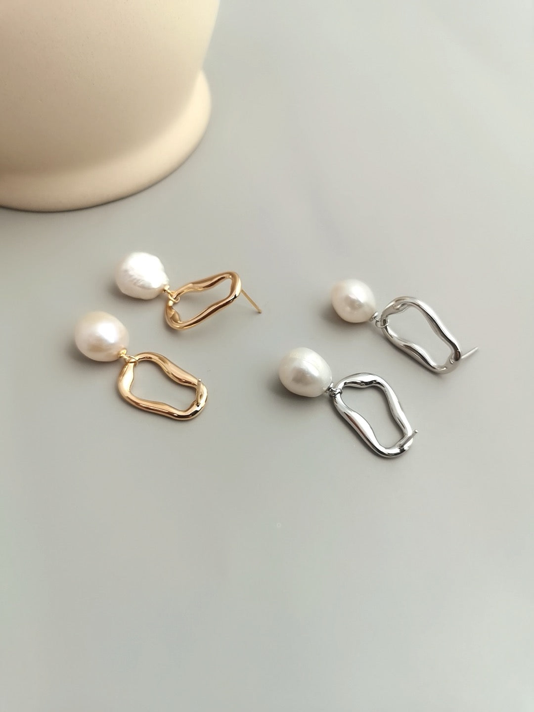 Cambodia Hallow Pearl earrings