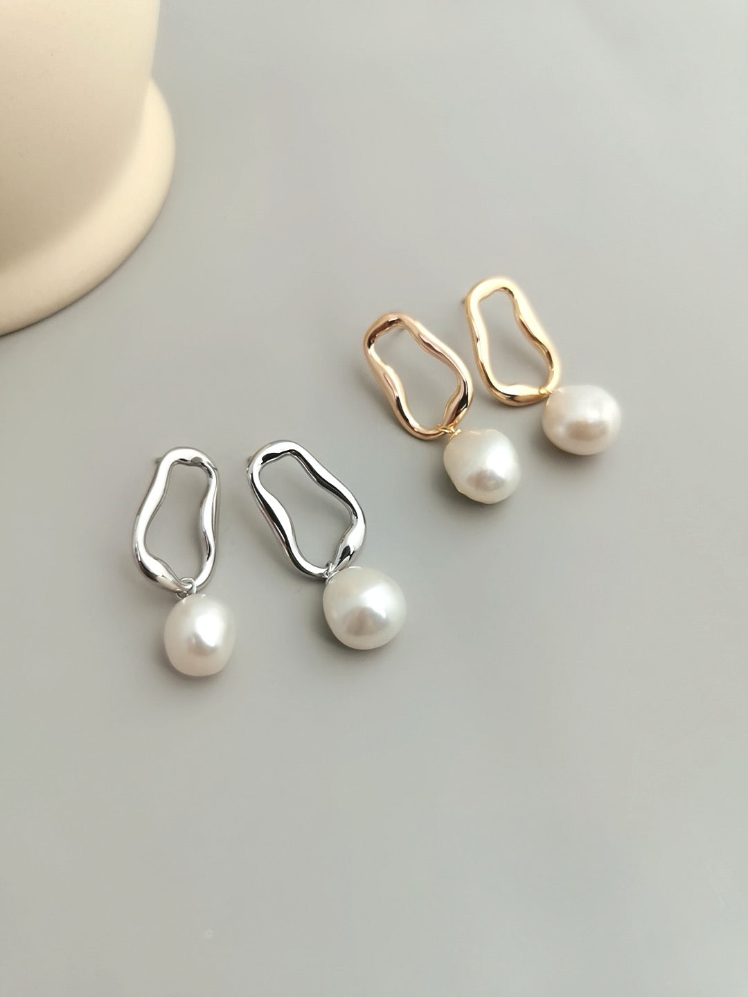 Cambodia Hallow Pearl earrings