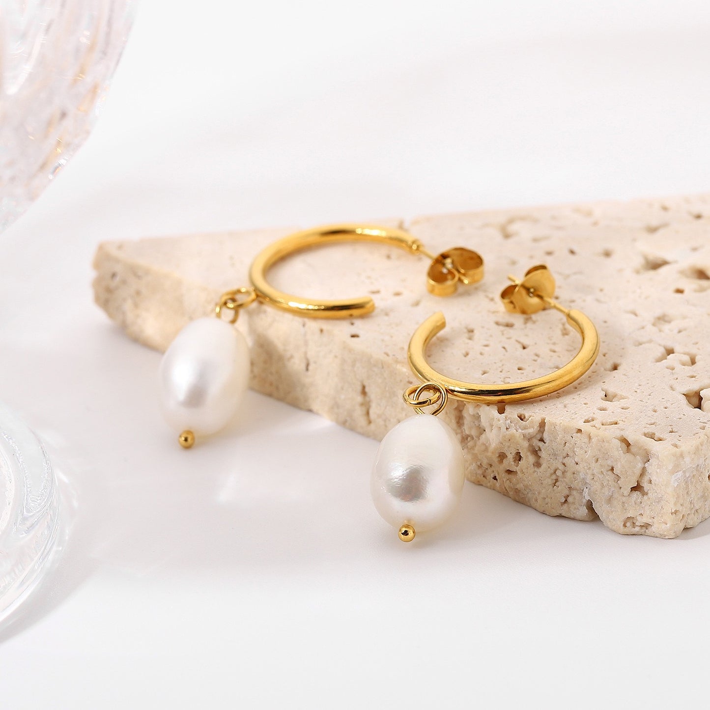 Pearl earrings collection