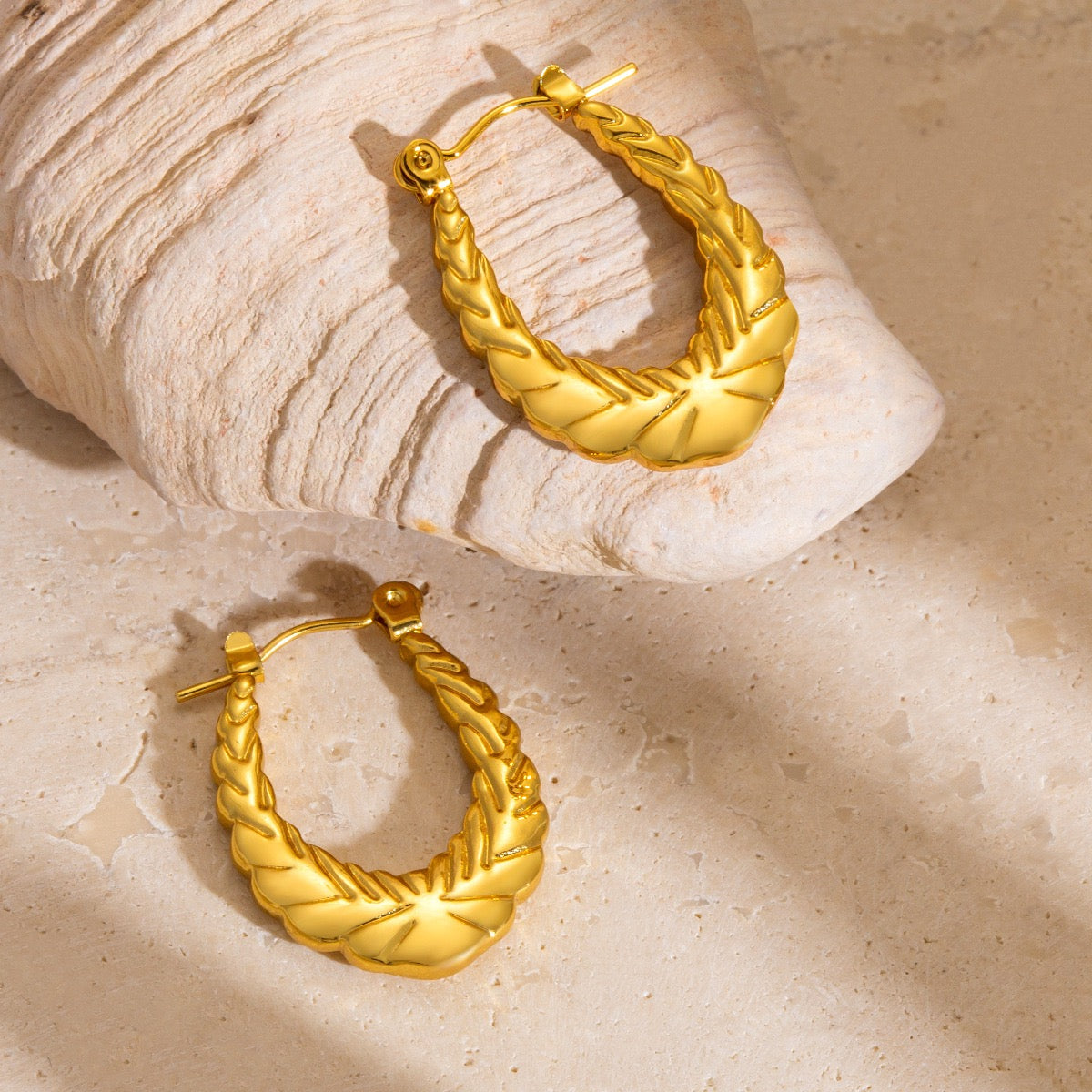Ivy oval hoops