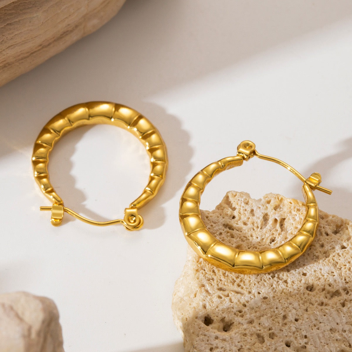 Iris round classic hoops