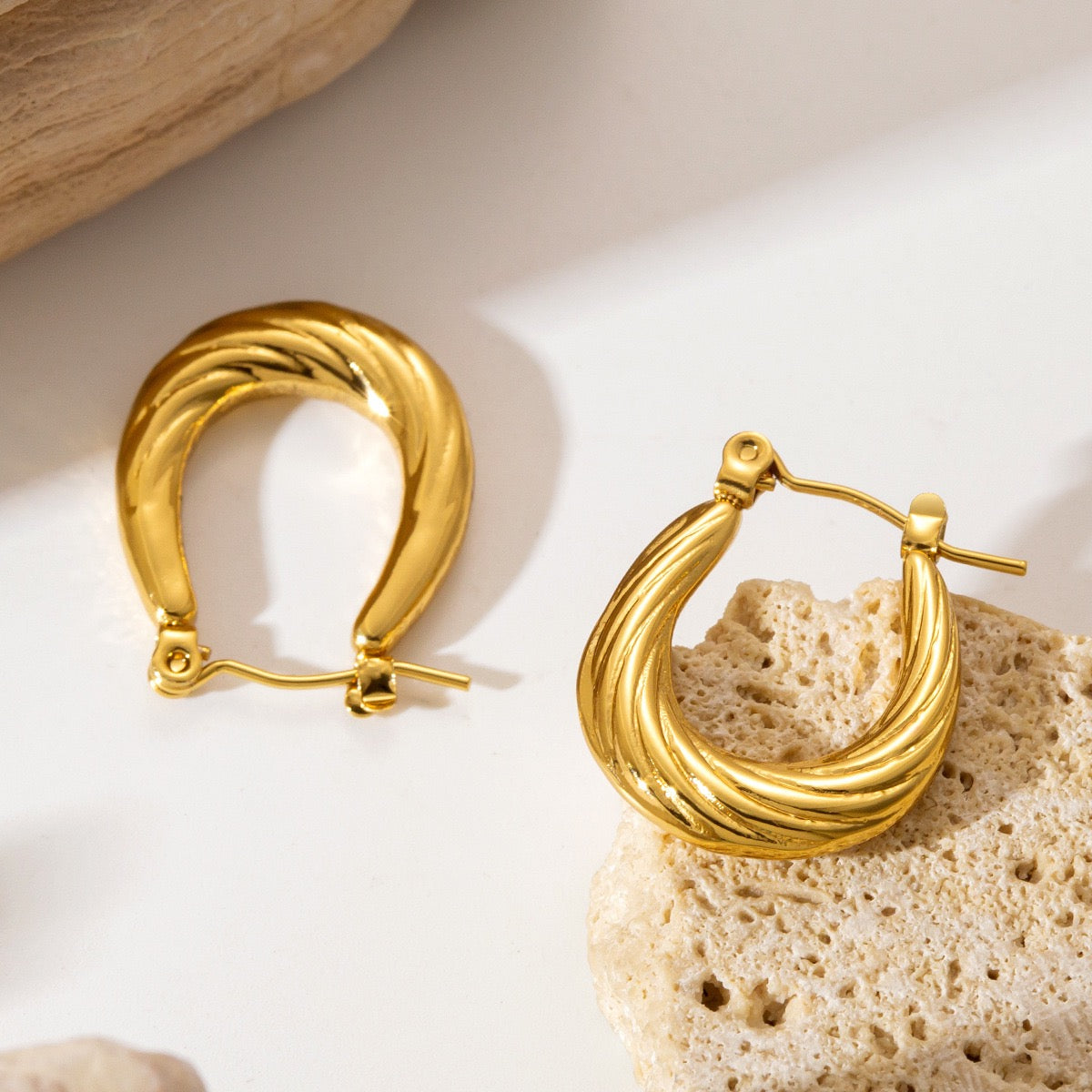Classic wave hoops