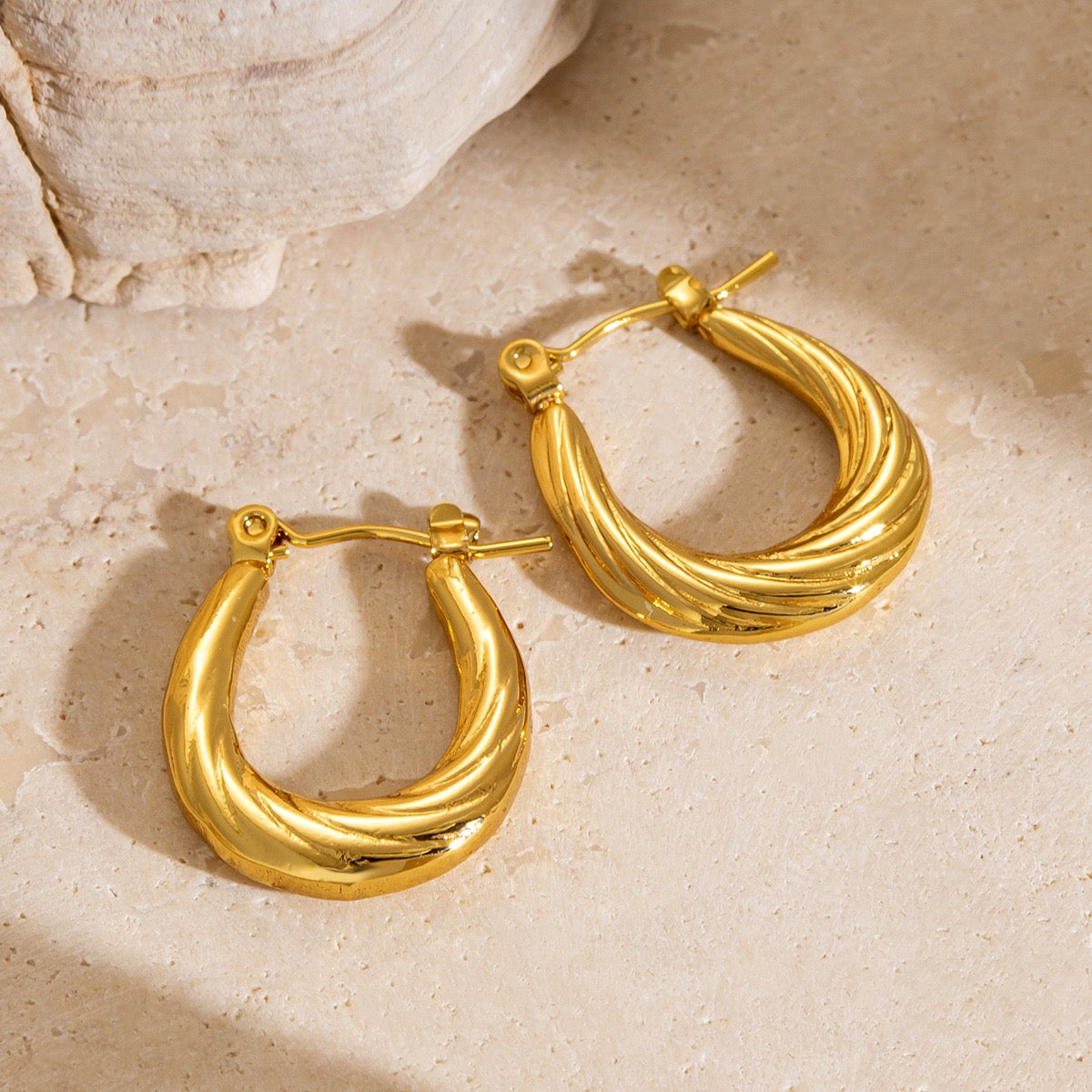 Classic wave hoops