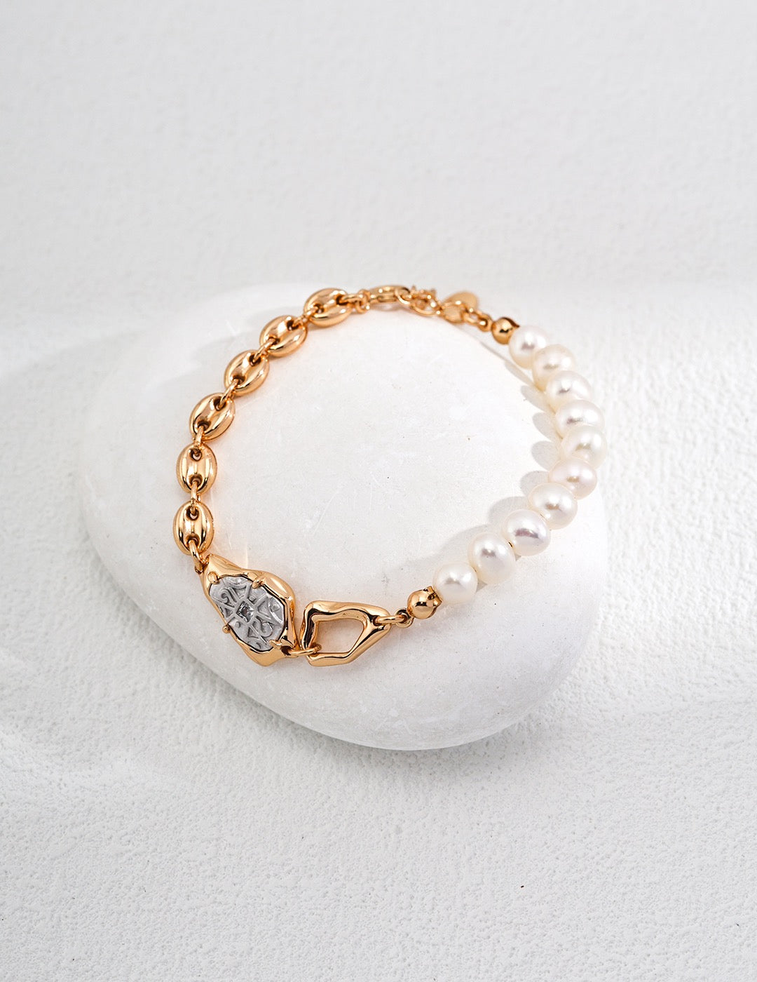 Marion Carved Pearl bracelet