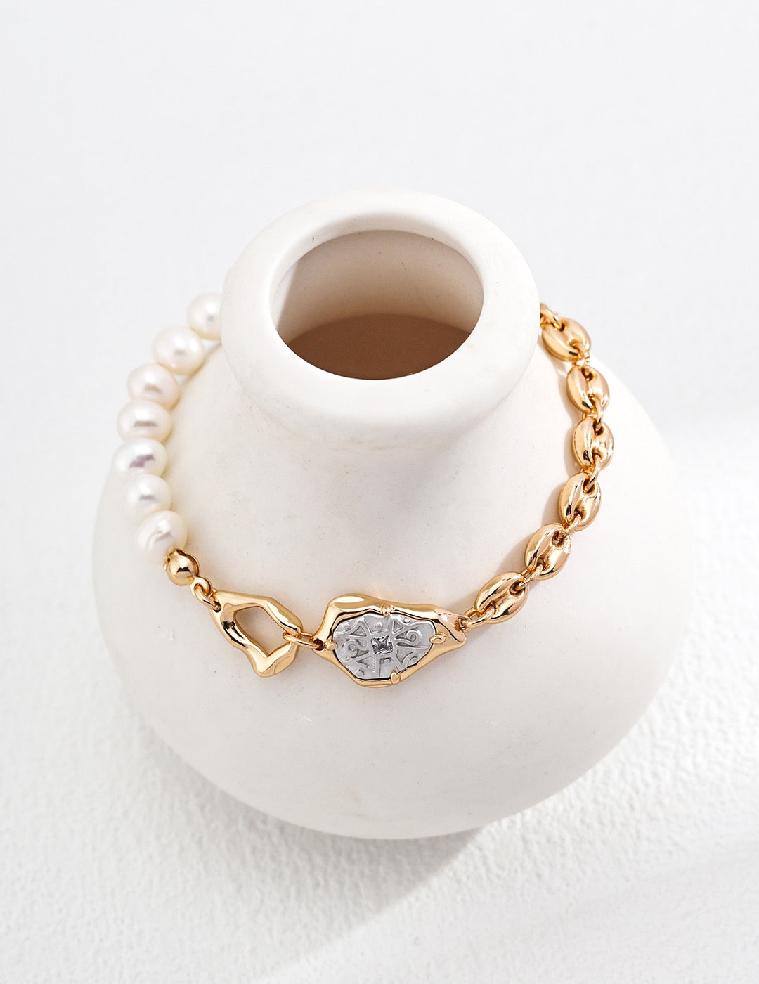 Marion Carved Pearl bracelet