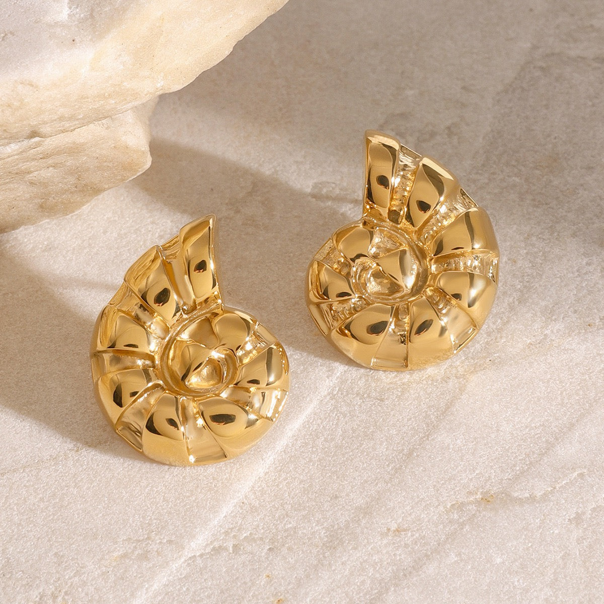 Golden shell earrings