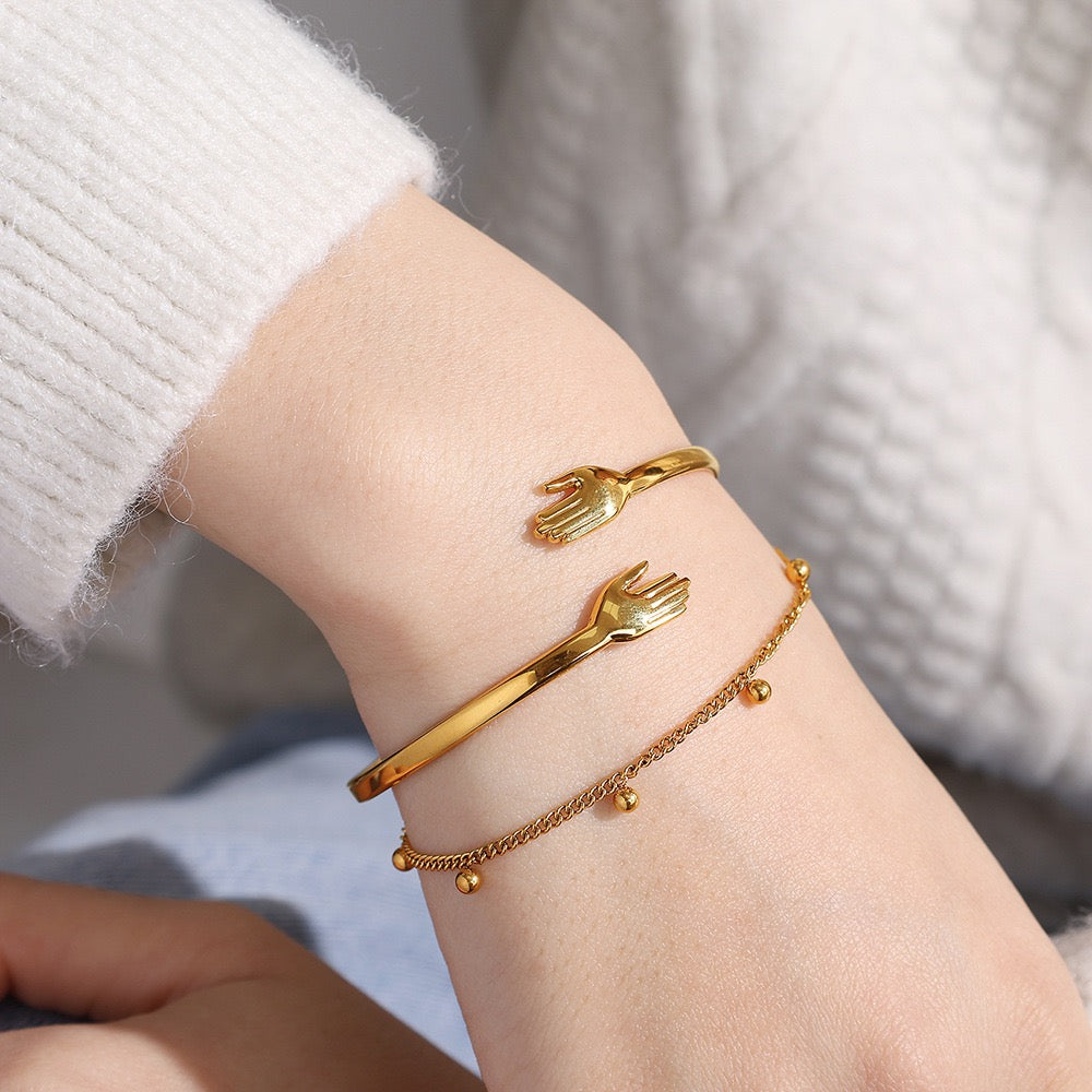 Huggie bangle