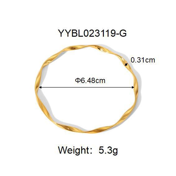 Wavy skinny bangle