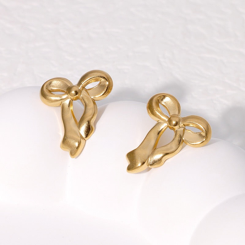 Victoria Sweet bow collections