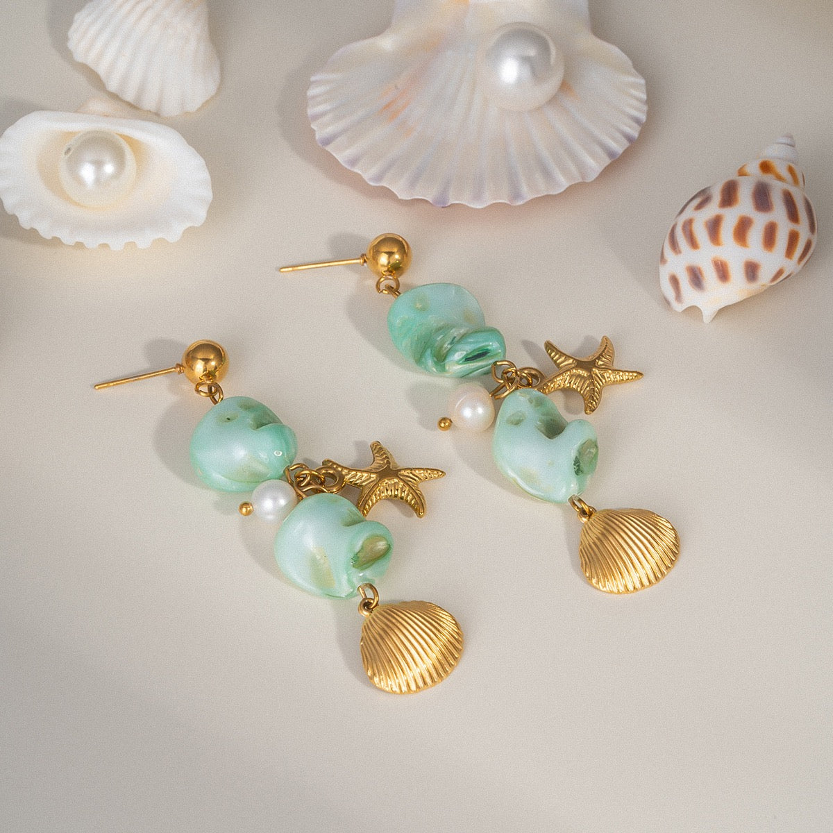 Green natural shell earrings
