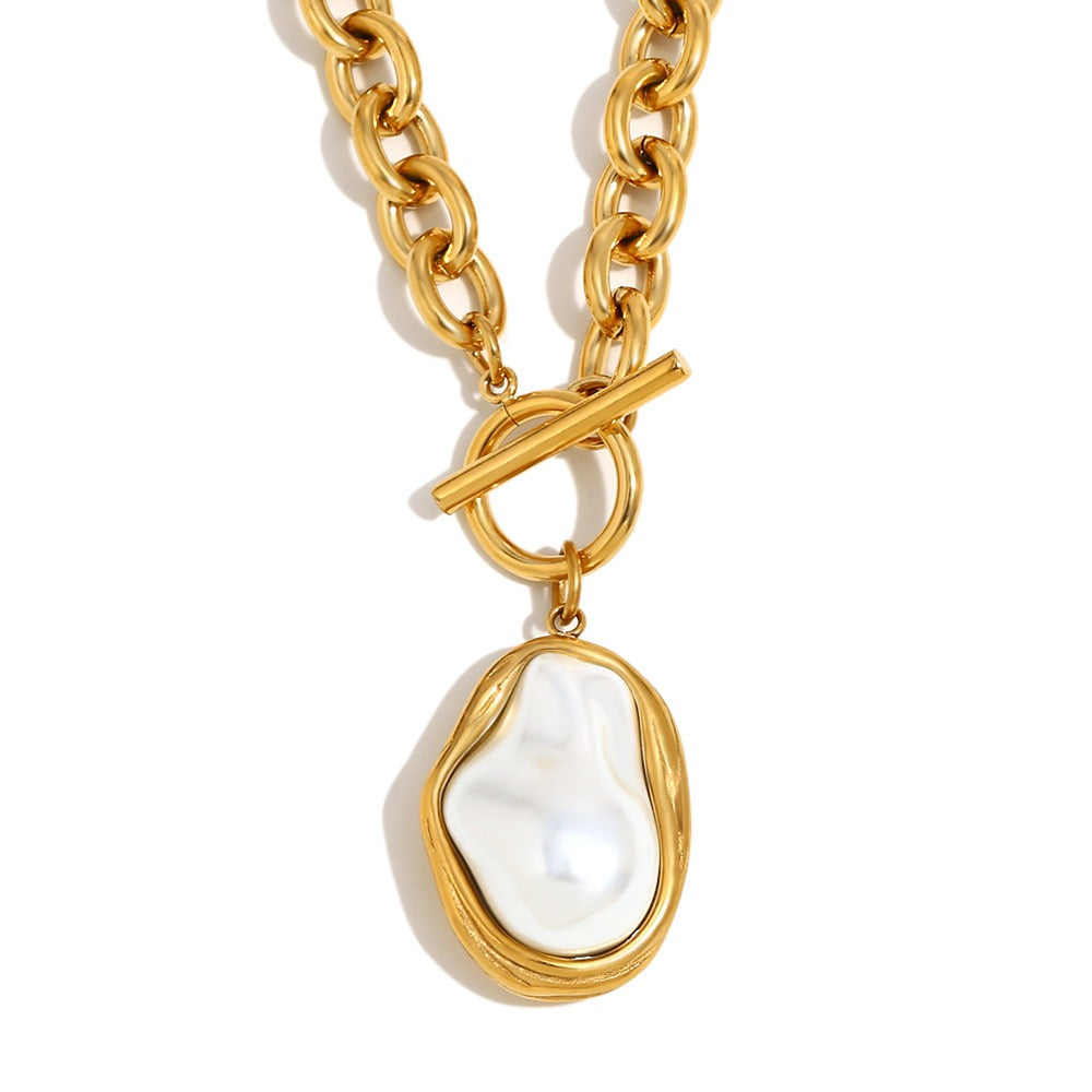 Statement pearly set
