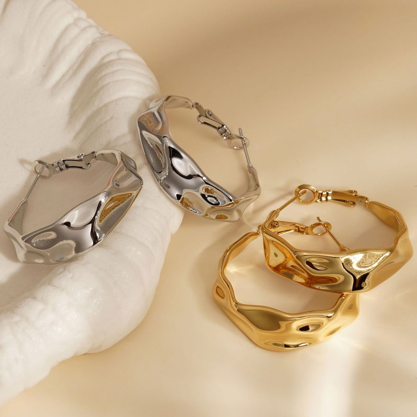 Rachel lava hoops