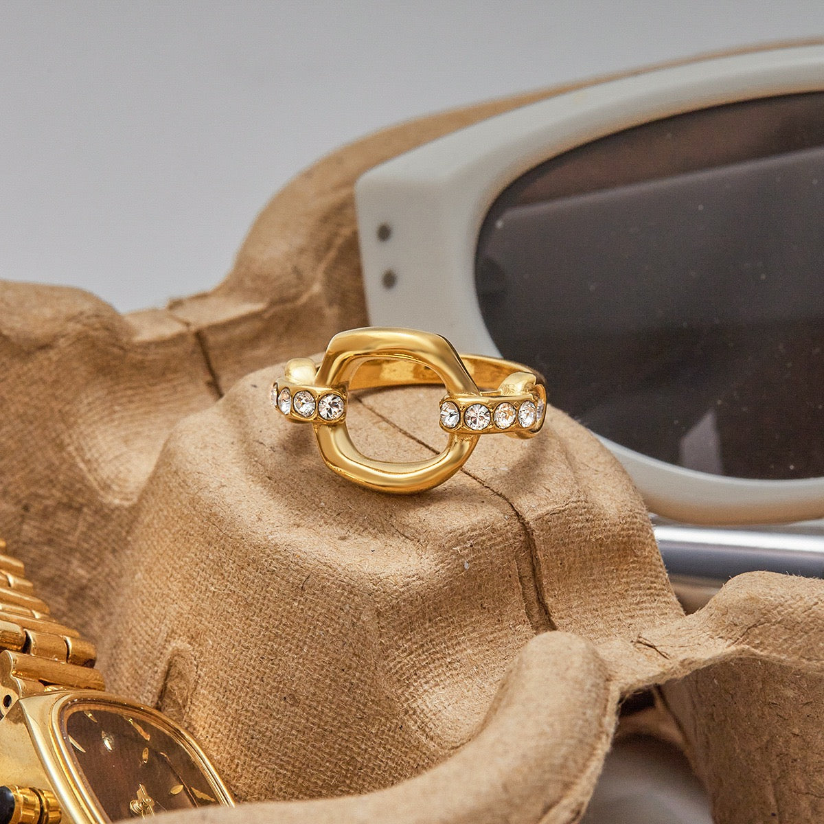 Loopy ring