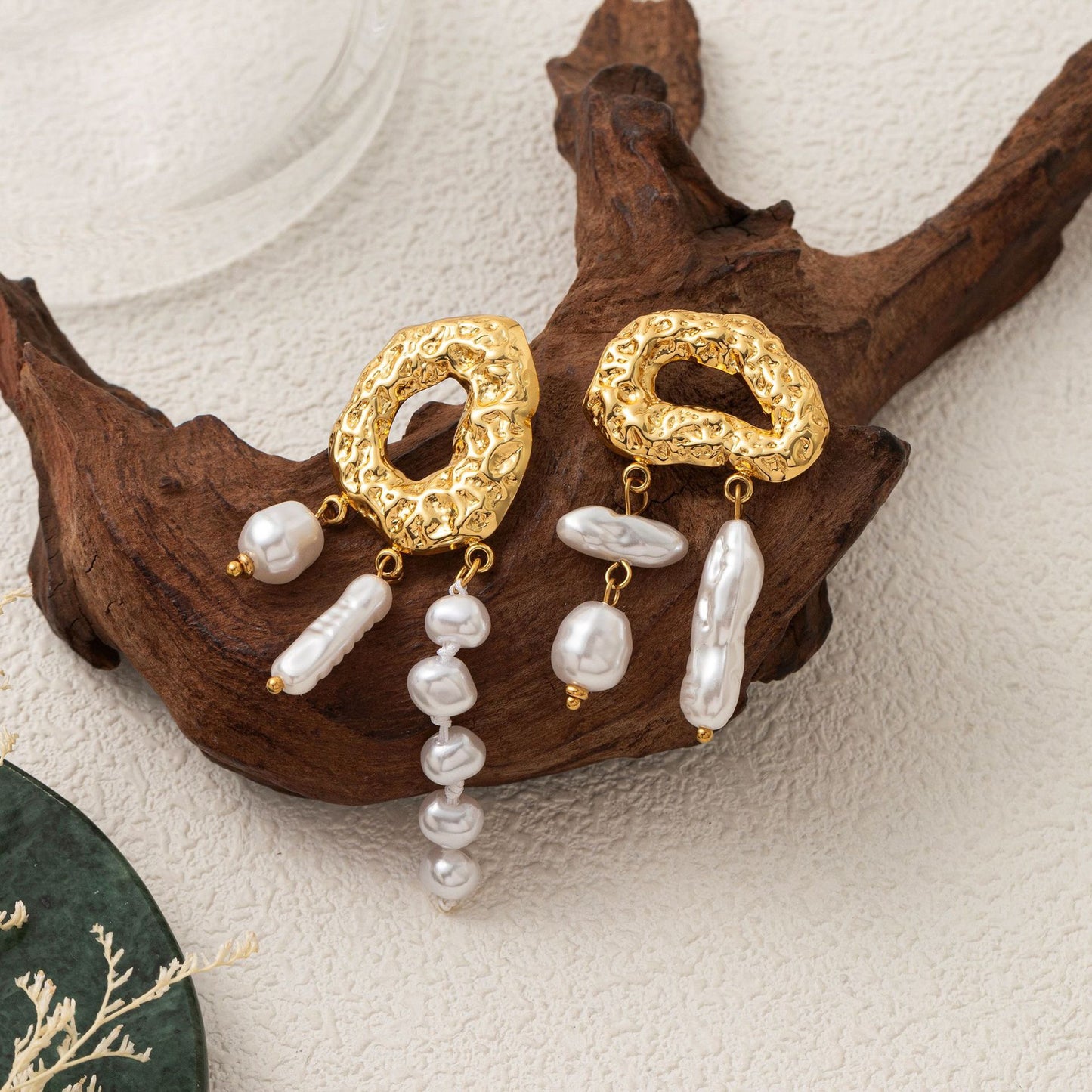 Cloudy pearly earrings