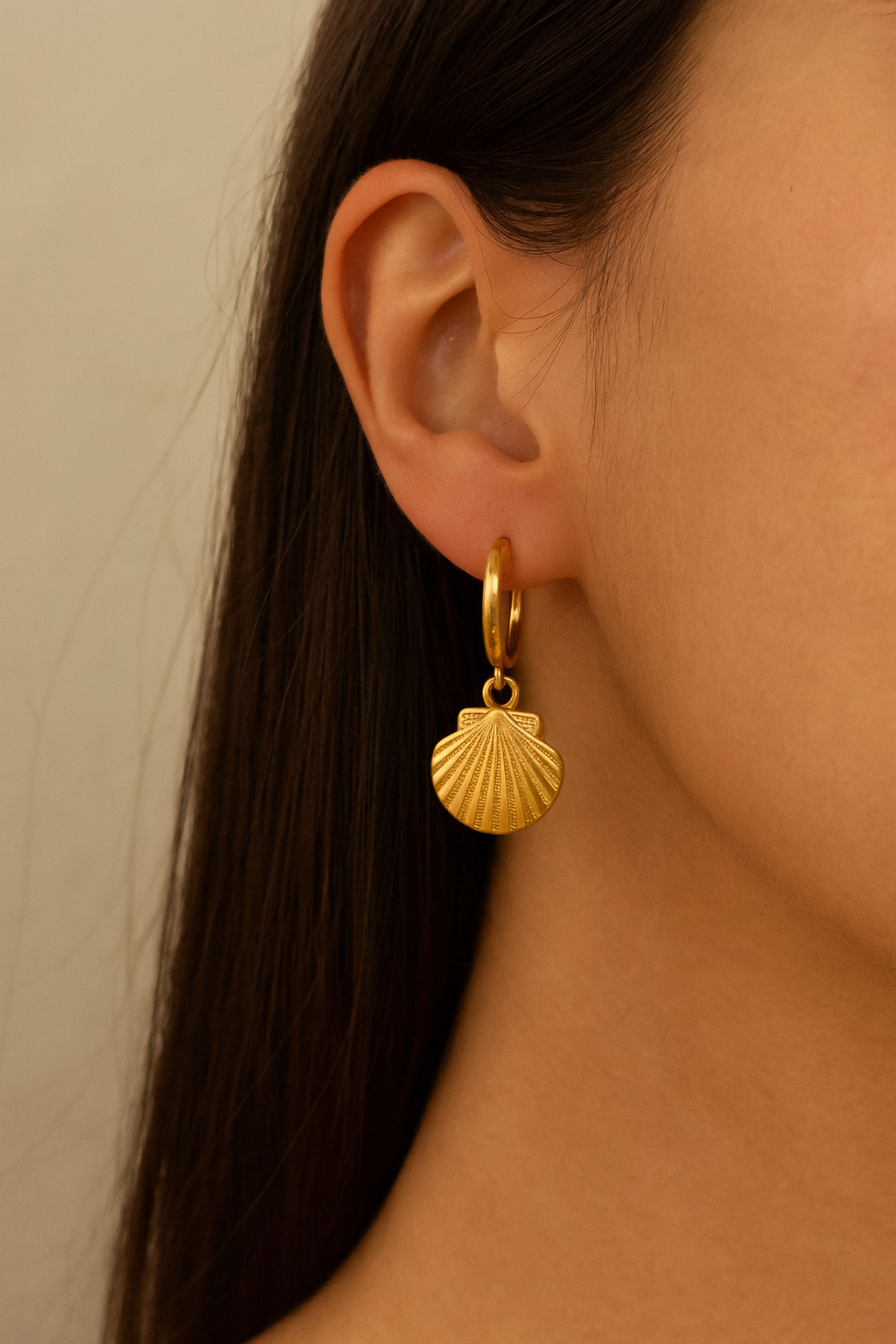 Plain shell classic hoops