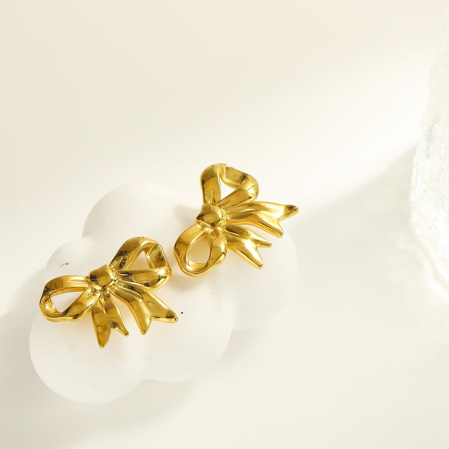 Rachel bow earrings