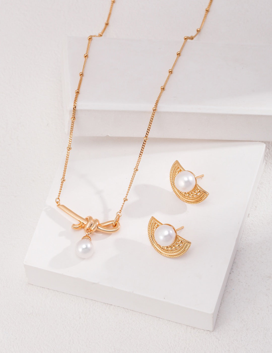 Coco Bow chain necklace