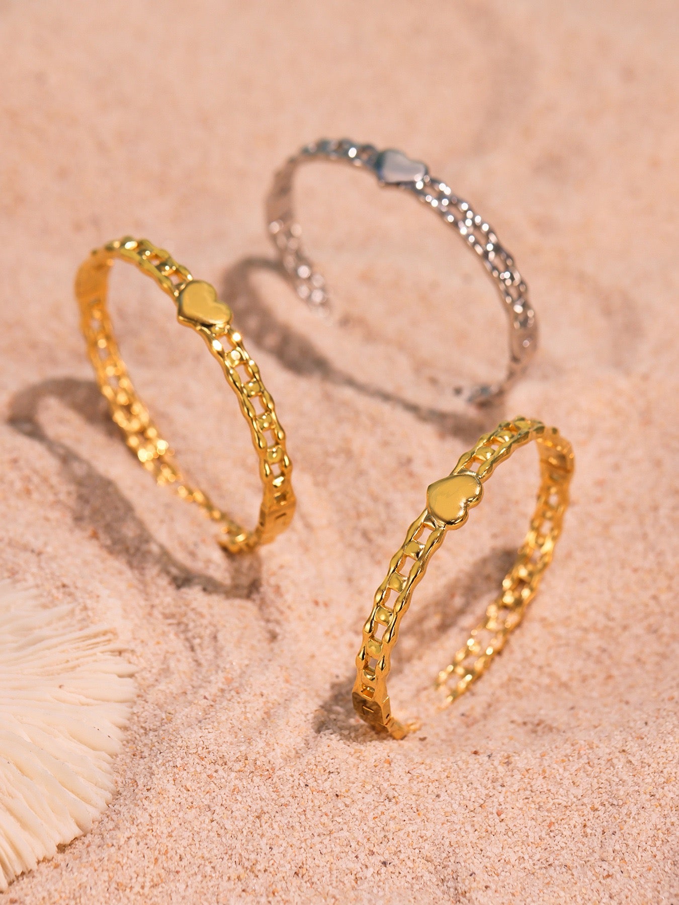 Chain heart bangle