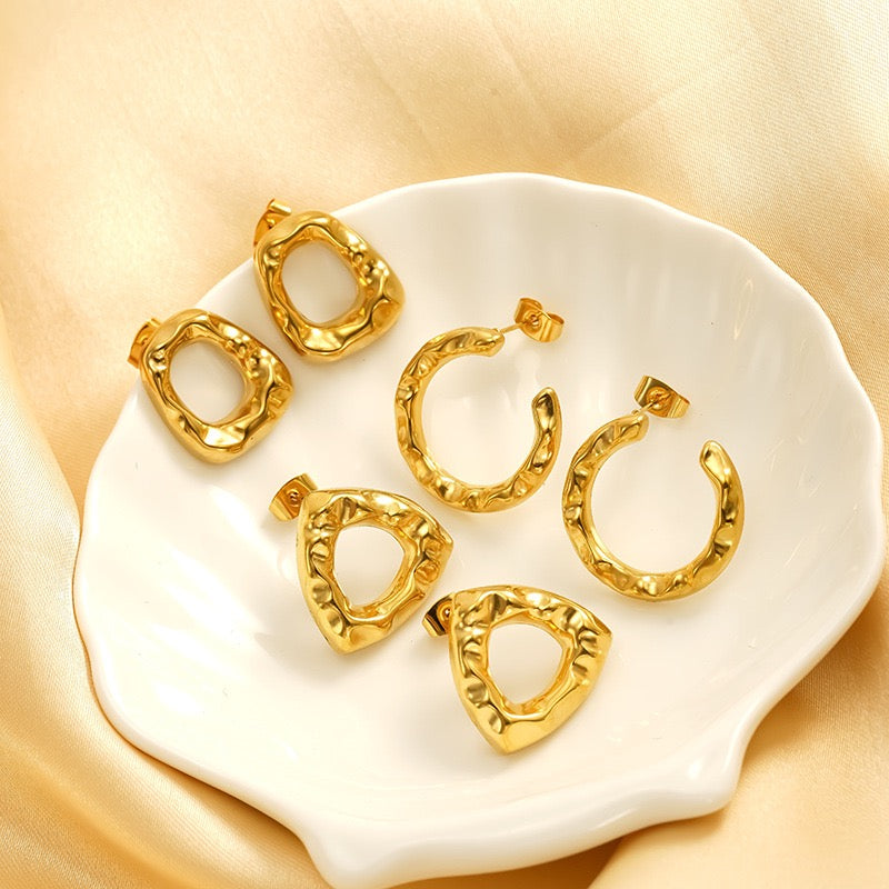 Dainty statement hoop earrings
